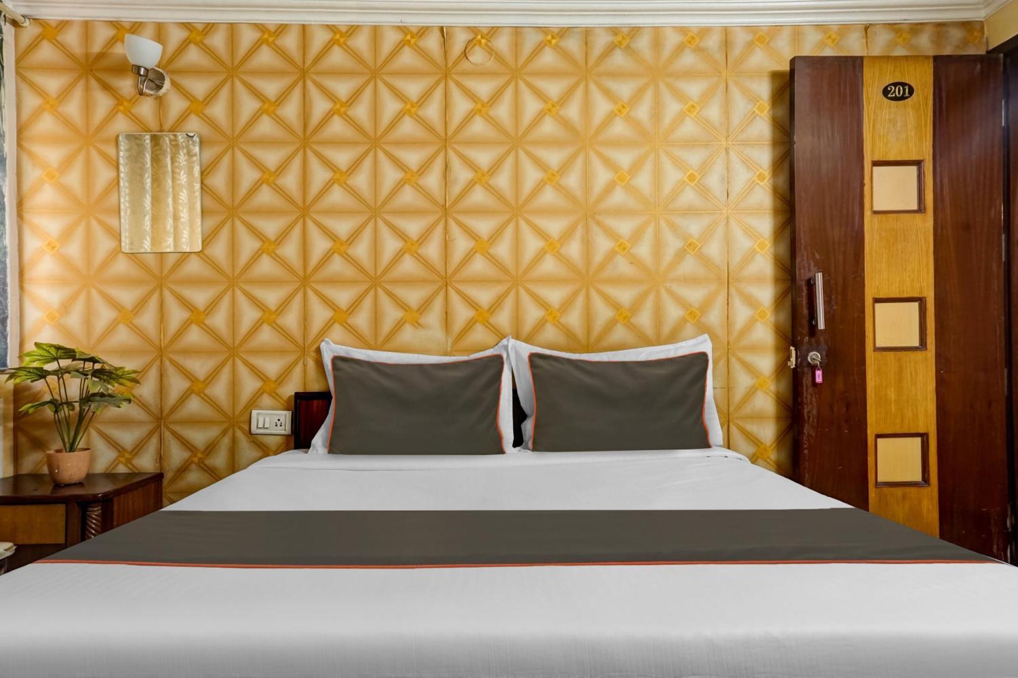 Hotel Galaxy Residency Kalyani Nagar 푸네 외부 사진
